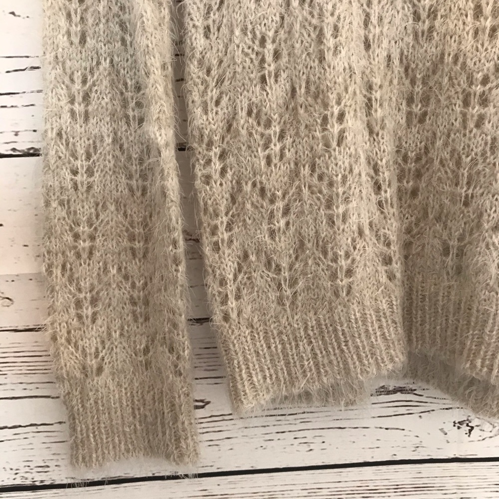 ⚡️Grey Fuzzy Sweater ⚡️ - Picture 5 of 5